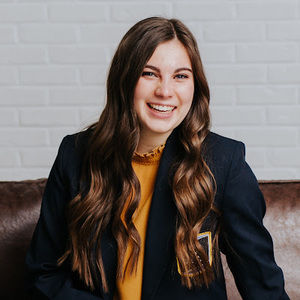 Meet your Posher, Laurel